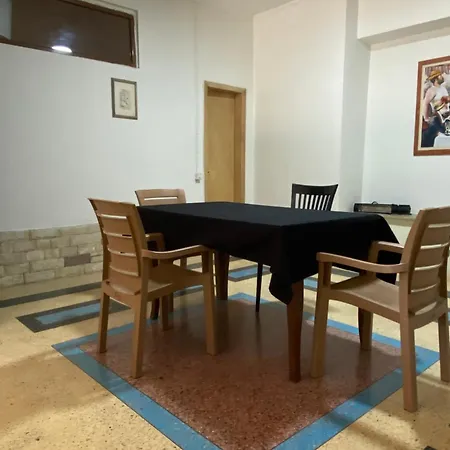 Apartment Apartment *